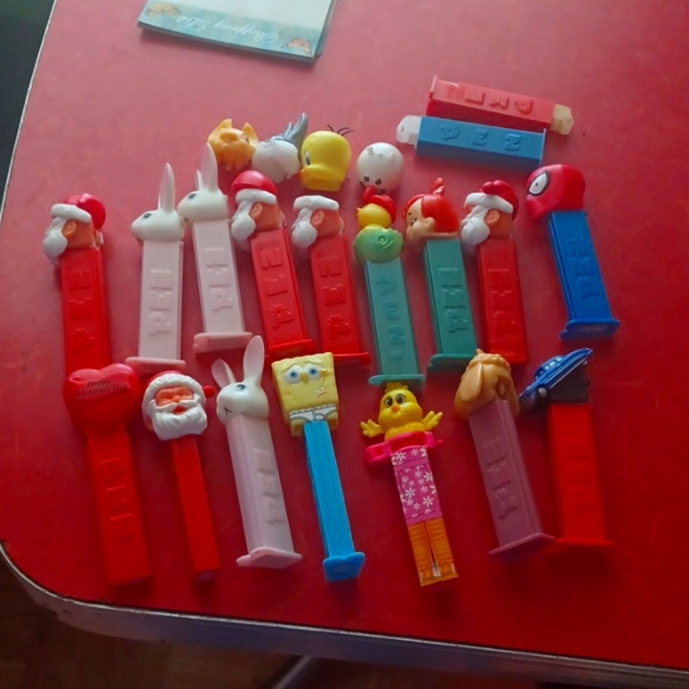 Pez dispenser lot collector lot 16 pez dispenser